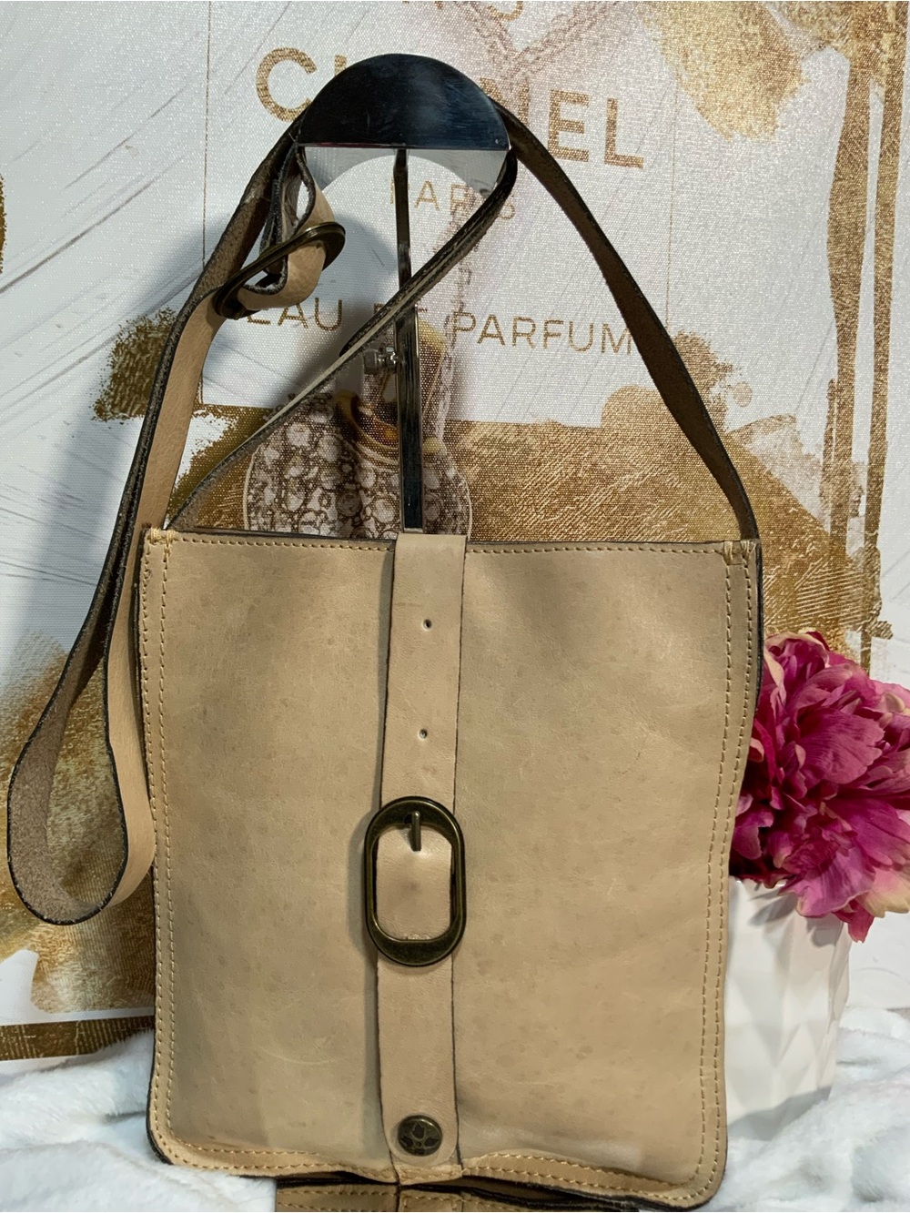 🩷Patricia Nash Beige Leather and Suede Crossbody with Buckle Accent